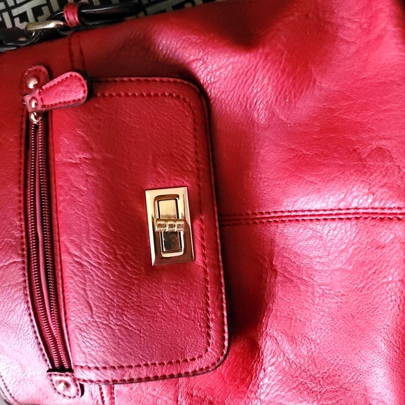 FIORETTI ---Leather, Burgundy purse EUC - Picture 1 of 3